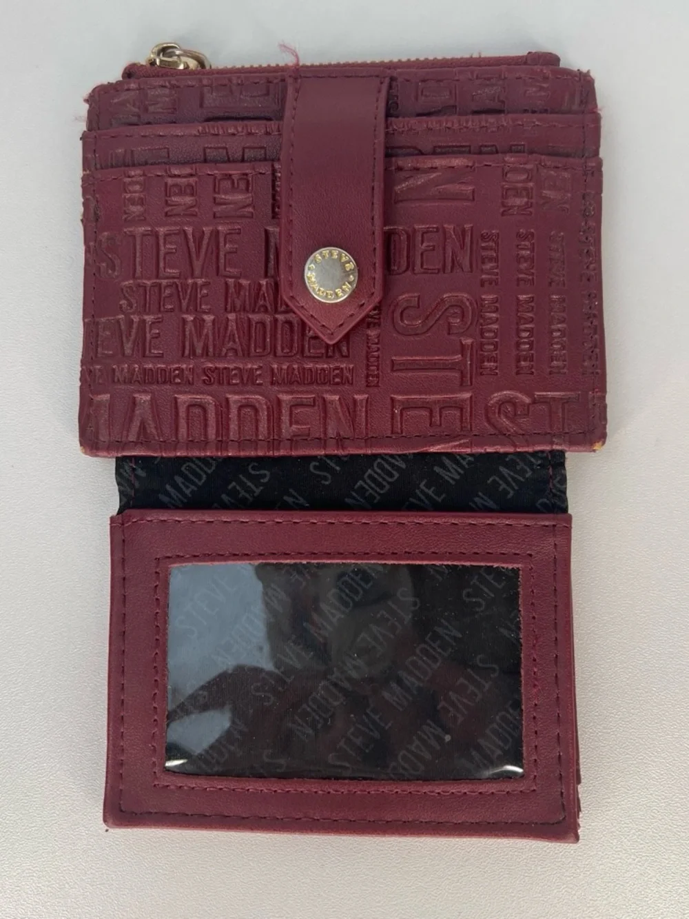 Steve Madden sleek branded print